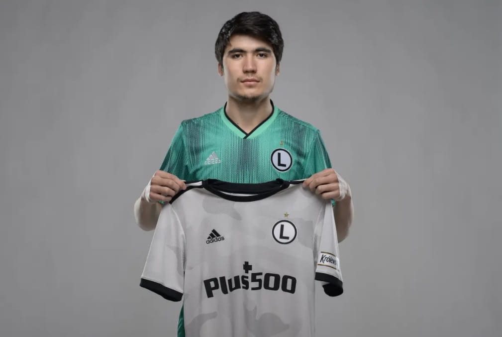 Узбекский нападающий пополнил состав чемпиона Польши