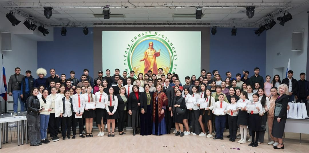 Телевикторина по творчеству Махтумкули Фраги прошла между туркменскими и астраханскими школьниками