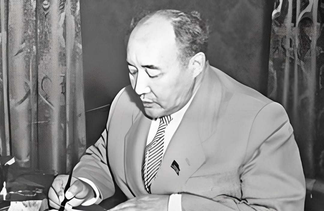 Gazagystanda Muhtar Auezowyň 125 ýyllygy bellenýär