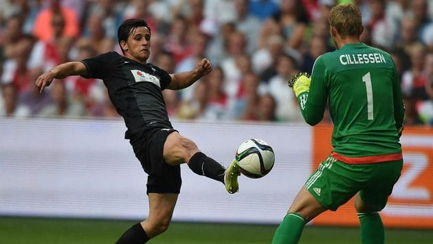 «Аль-Мухаррак» проявляет интерес к полузащитнику Руслану Мингазову