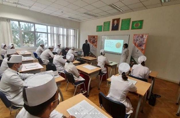 A presentation from an expert in Ayurveda was held for students of the Turkmen Medical University