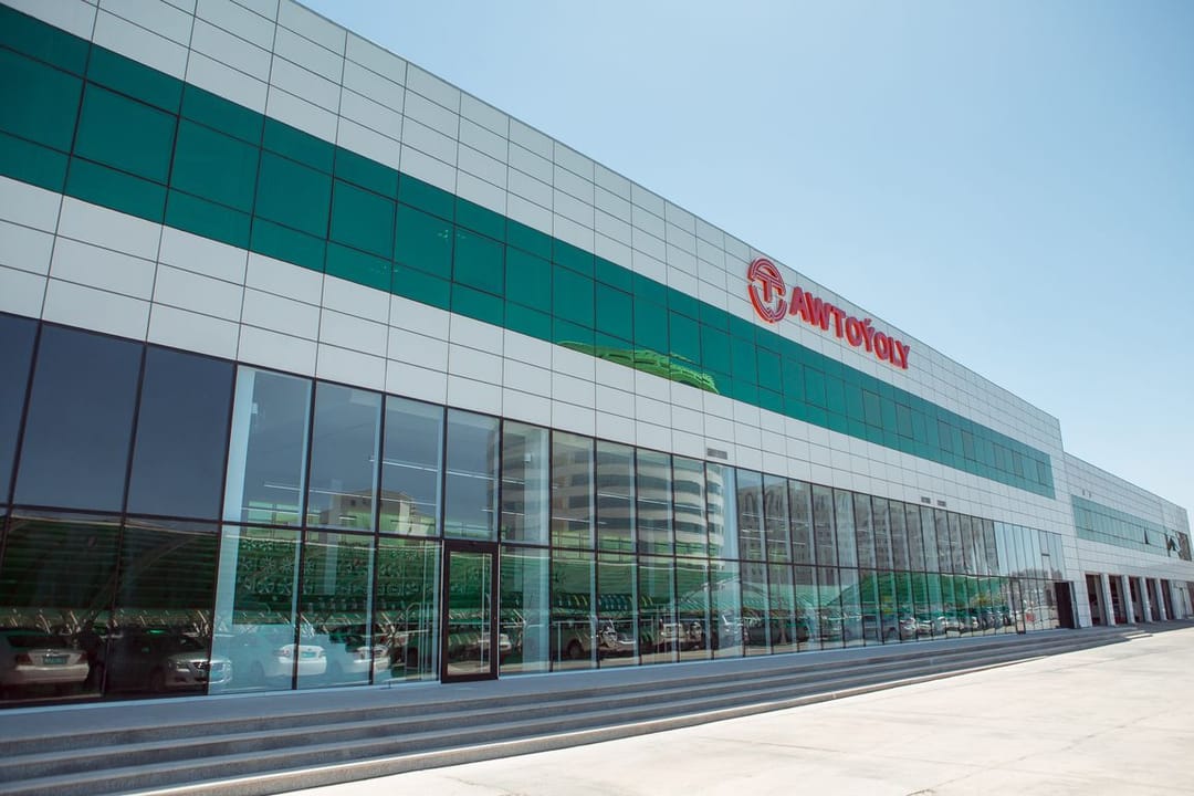 “Awtoýoly” nyşanyny göterýän dükanlar sürüjilere ýokary hilli hyzmatlary hödürleýär