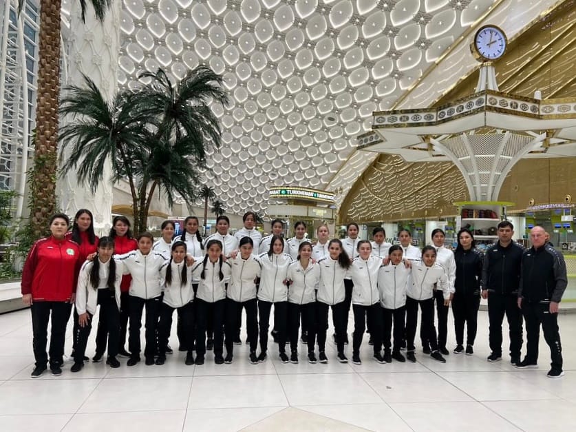 Женская сборная Туркменистана (U20) по футболу отправилась на отборочный турнир Кубка Азии-2024 в Бангладеш