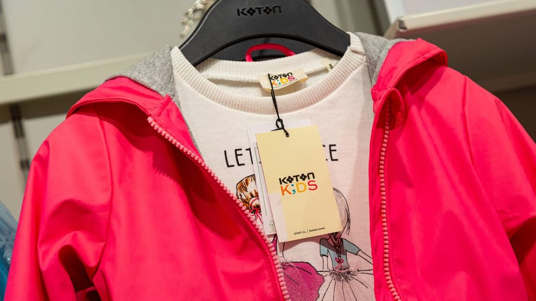 Koton kids в Ашхабаде проводит распродажу товаров для детей по формуле «1+1=3» 