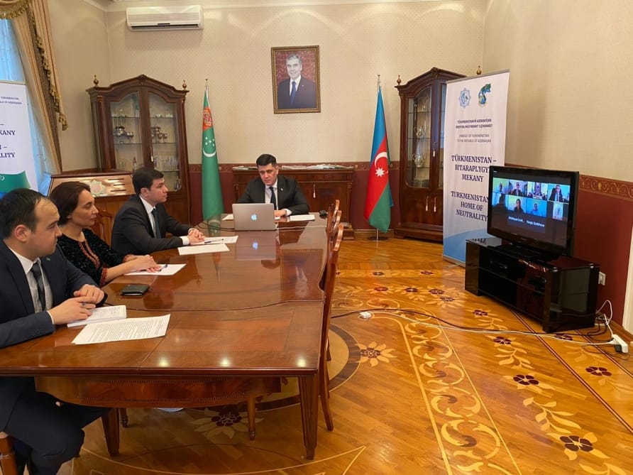 296-летие туркменского классика Махтумкули отметили в Баку 