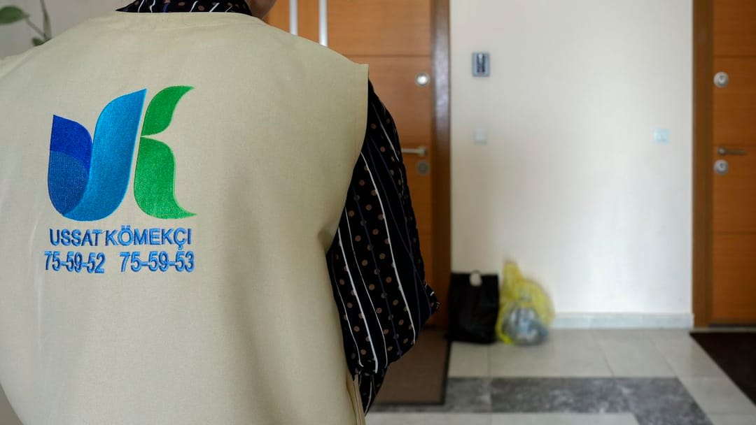 «Ussat kömekçi» kärhanasy zibilleri alyp gitmek hyzmatyndan tölegsiz peýdalanyp görmäge çagyrýar