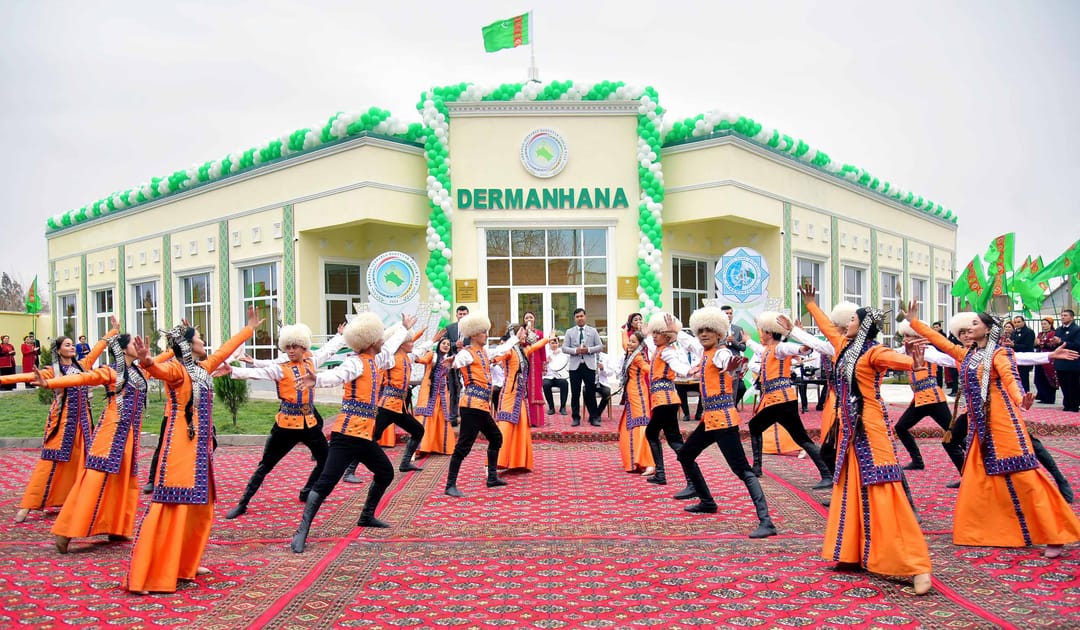 В Керки открылась новая аптека