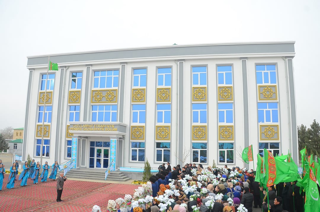 Gyzylarbatda etrap pensiýa gaznasynyň bölüminiň täze edara binasy açyldy