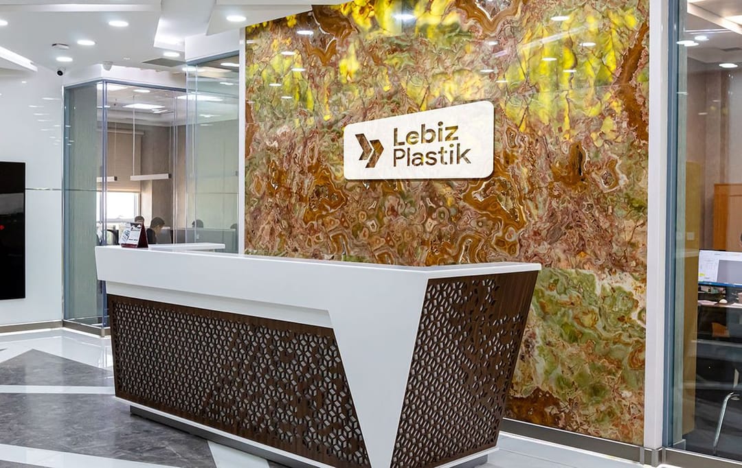 Туркменская компания Lebiz Plastic производит широкий ассортимент бытовых товаров