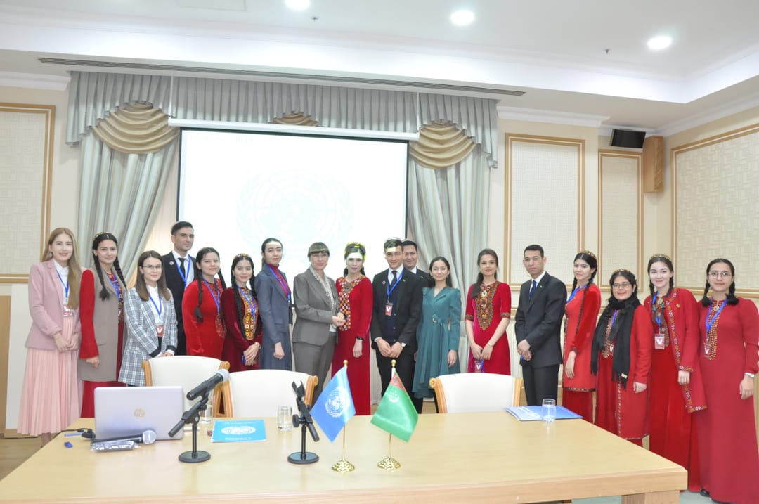 В Туркменистане объявлен новый набор Молодых послов Целей устойчивого развития