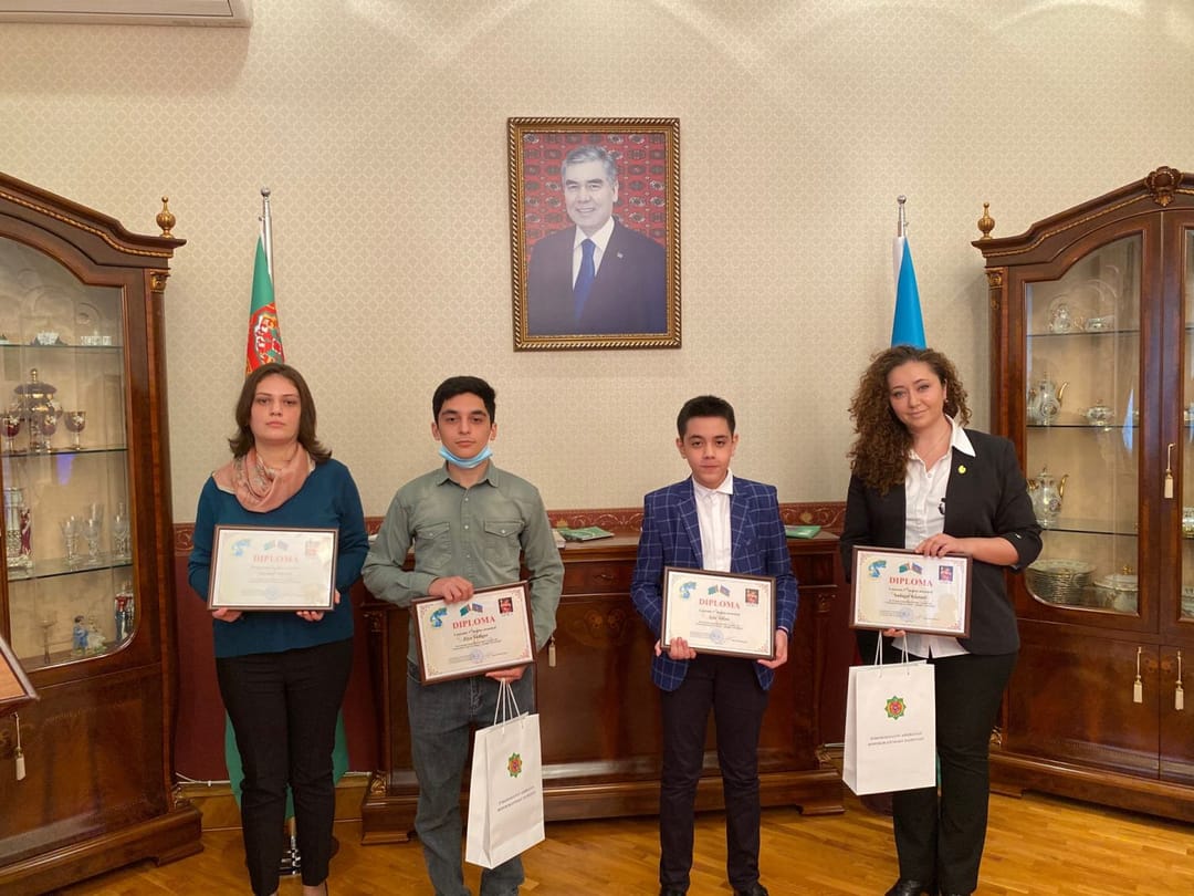 Azerbaýjanda türkmen Bitaraplygyna bagyşlanan surat bäsleşigi geçirildi