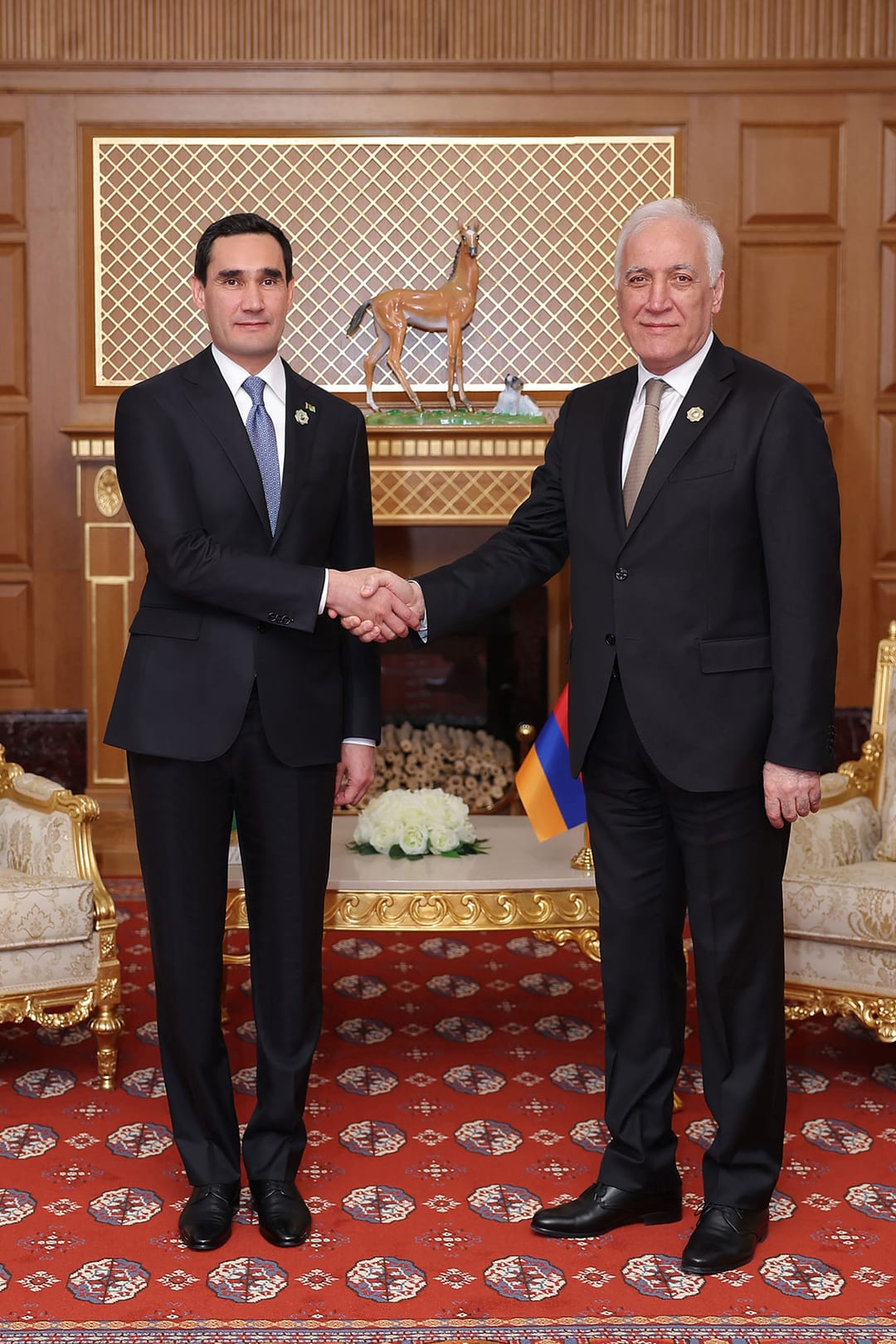 Vahagn Khachaturyan congratulated Serdar Berdimuhamedov on the upcoming New Year