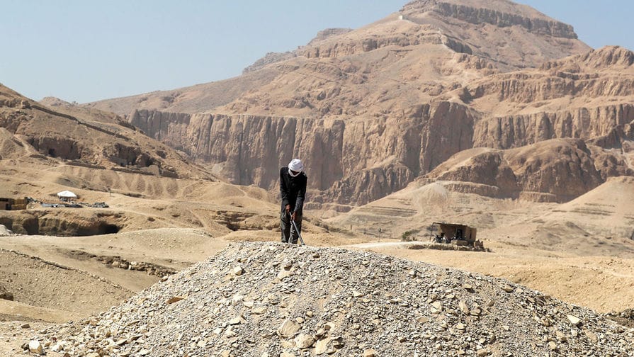 Afrikada iň gadymy adamlaryň aýak yzlaryny tapdylar