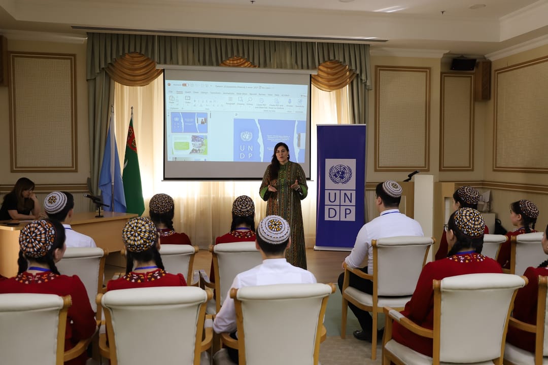 ПРООН провела в Ашхабаде интерактивную молодежную сессию по климату 