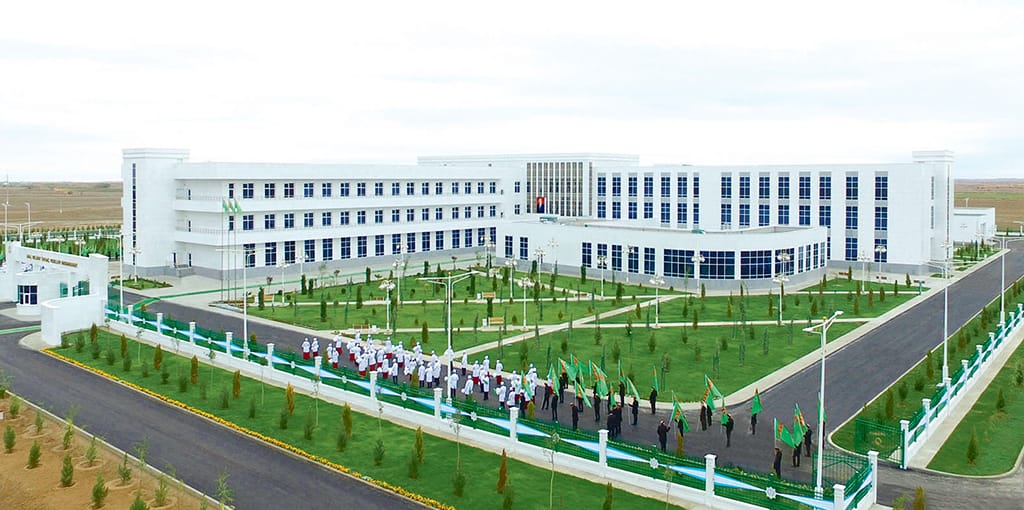 Berdimuhamedow Ahal welaýatynda Ýokanç keseller hassahanasyny açdy   