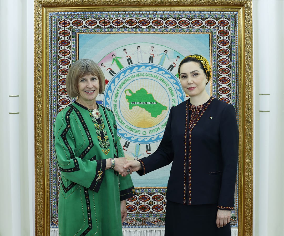 Haýyr-sahawat gaznasynyň wise-prezidenti ABŞ-nyň Türkmenistandaky ilçisi bilen duşuşdy