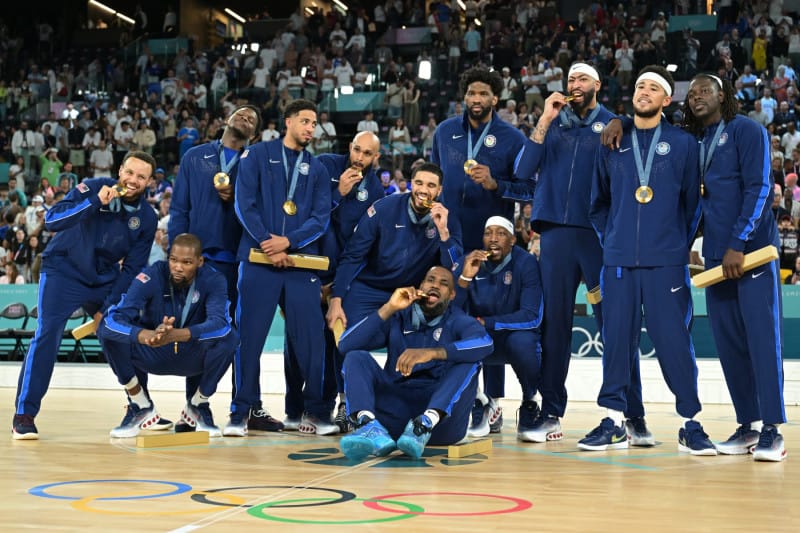 ABD Erkek Basketbol Milli Takımı, Paris 2024'de Fransa'yı yenerek olimpiyat şampiyonu oldu