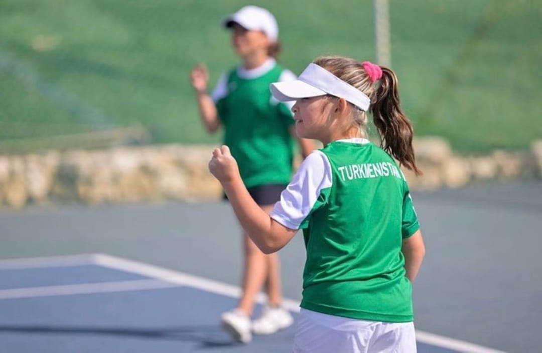 В Ашхабаде стартовали чемпионат и юниорское первенство Туркменистана по теннису