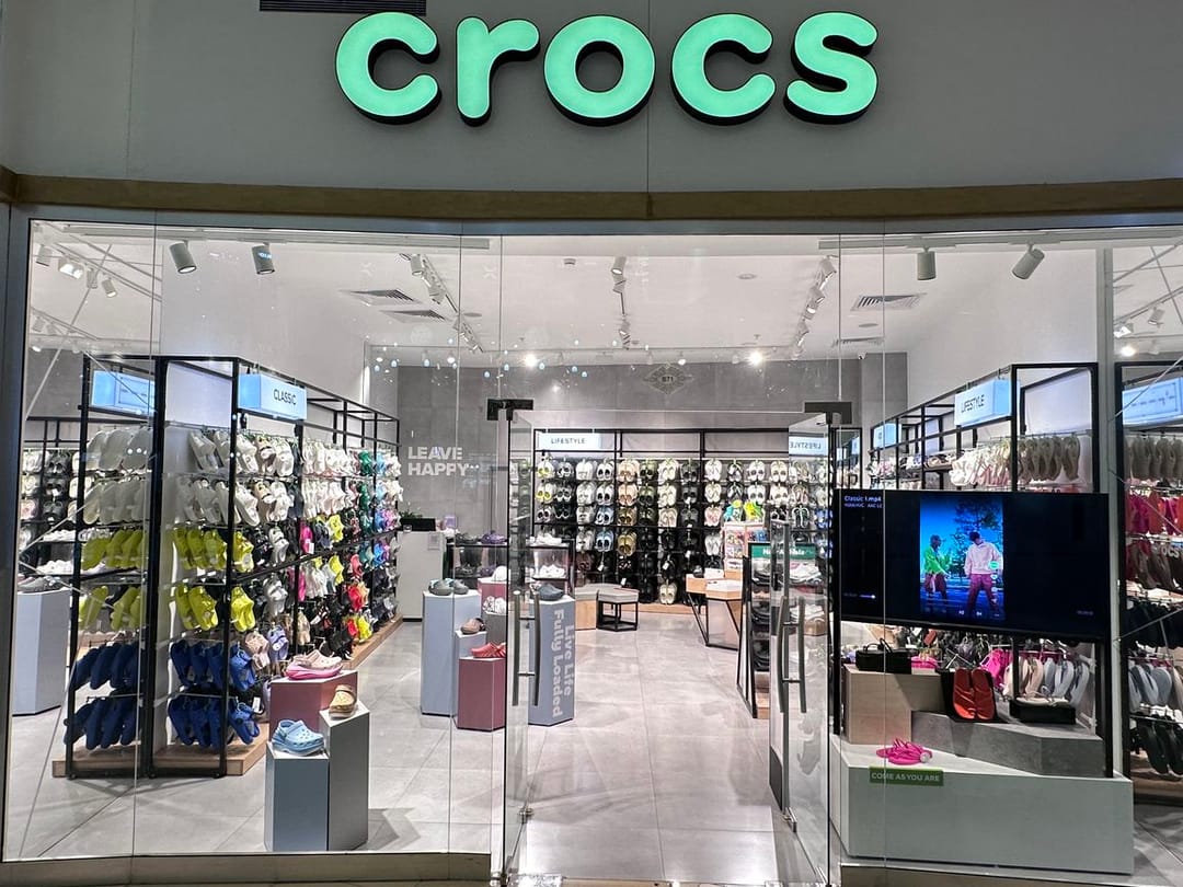 Магазин Crocs в Ашхабаде представляет новую яркую коллекцию обуви