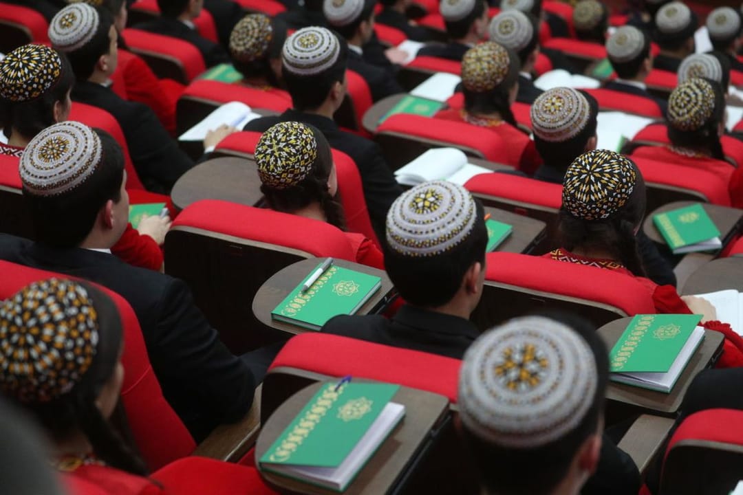 ГКБ Туркменистана «Дайханбанк» предоставляет кредиты для студентов - Talyp karzy