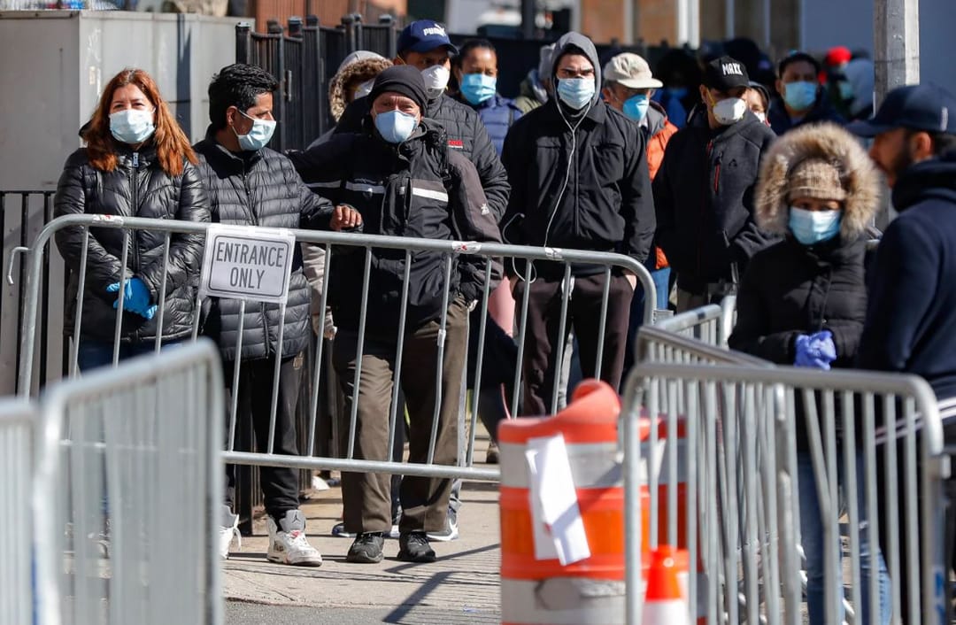 ABŞ-nyň iki sany ştatynda agyz-burun örtügini geýmeklik baradaky talaplar ýatyrylýar