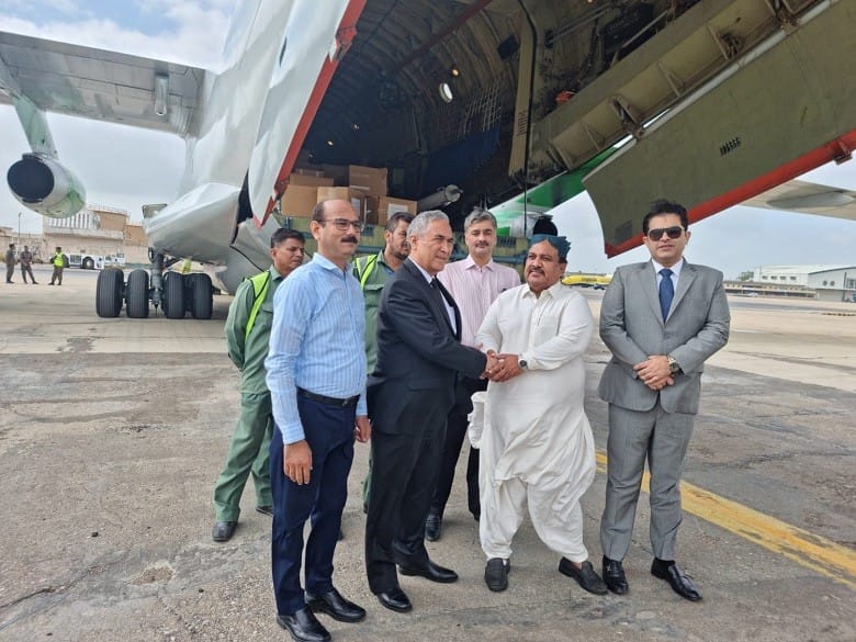 Türkmenistanyň Pakistana iberen ynsanperwerlik ýüki Karaçi şäherinde kabul edildi