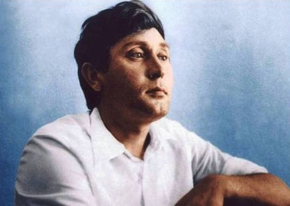 Сегодня отмечается 80 лет со дня рождения туркменского поэта Курбанназара Эзизова 