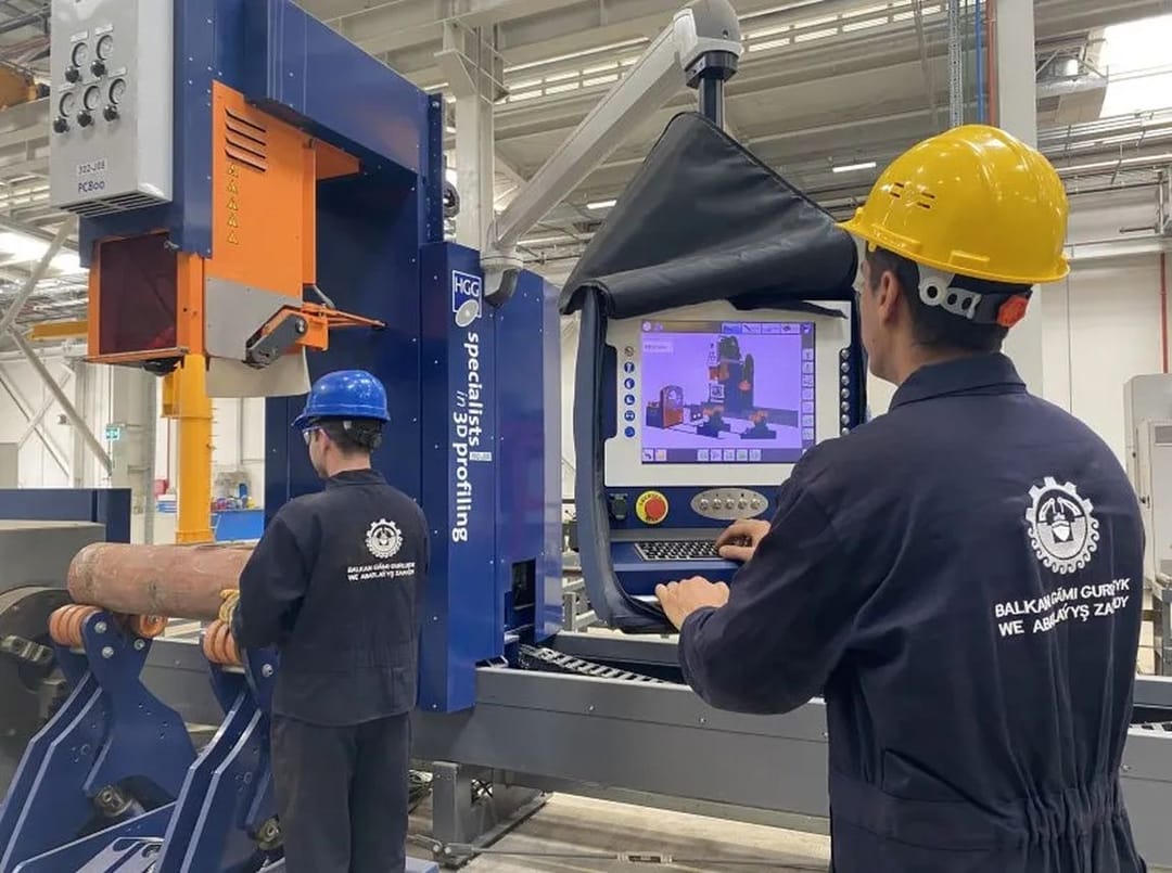 Президент Туркменистана одобрил предложение об укреплении базы судостроительного завода «Балкан»