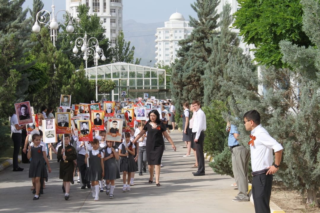 Акция «Бессмертный полк» прошла в Ашхабаде