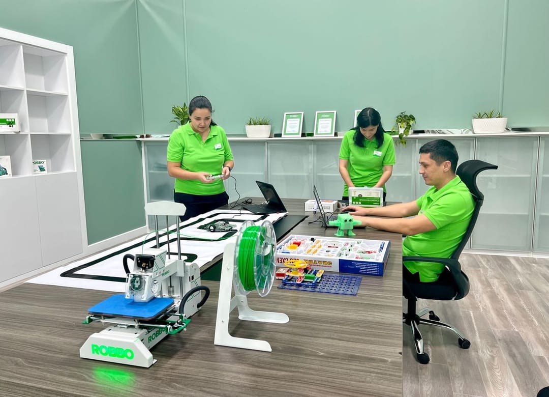The new robotics club “Robbo Club” in Ashgabat invites children to a series of free classes