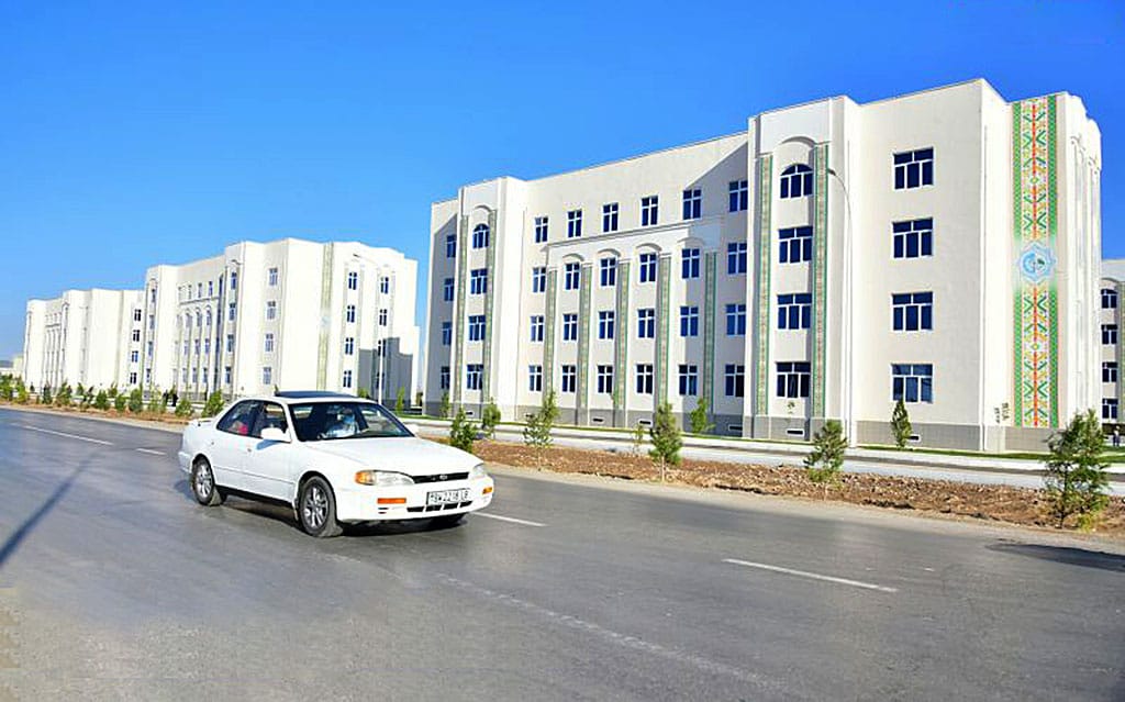 В Туркменабате состоялось открытие 14 многоквартирных жилых домов