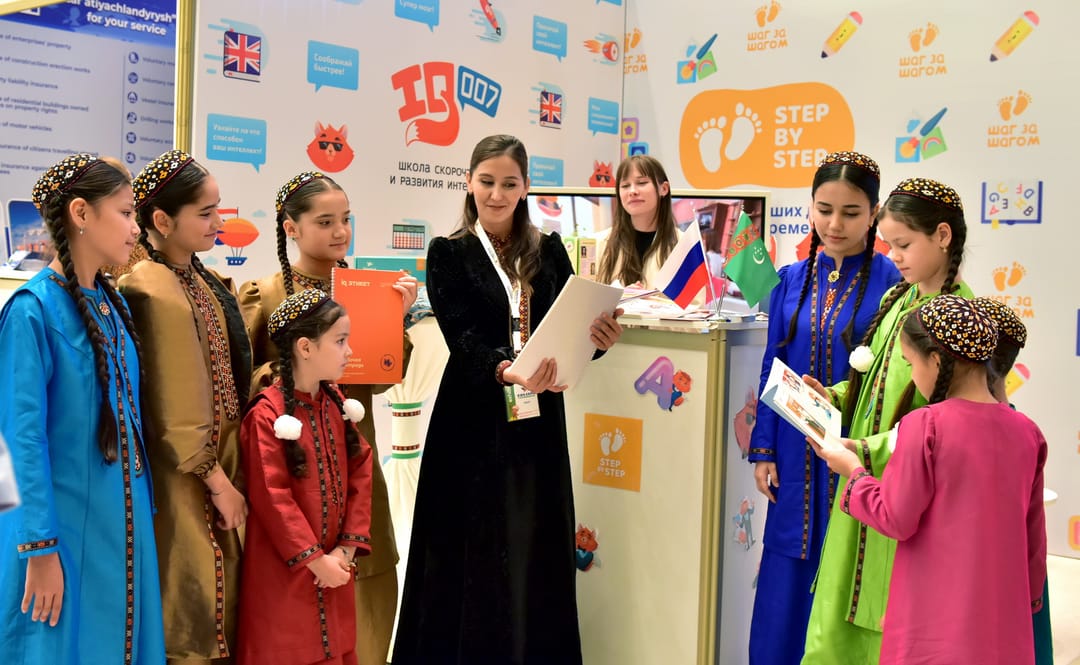 Fotoreportaž: Aşgabatda “Kids Expo: hemme zat çagalar üçin” sergisi dowam edýär