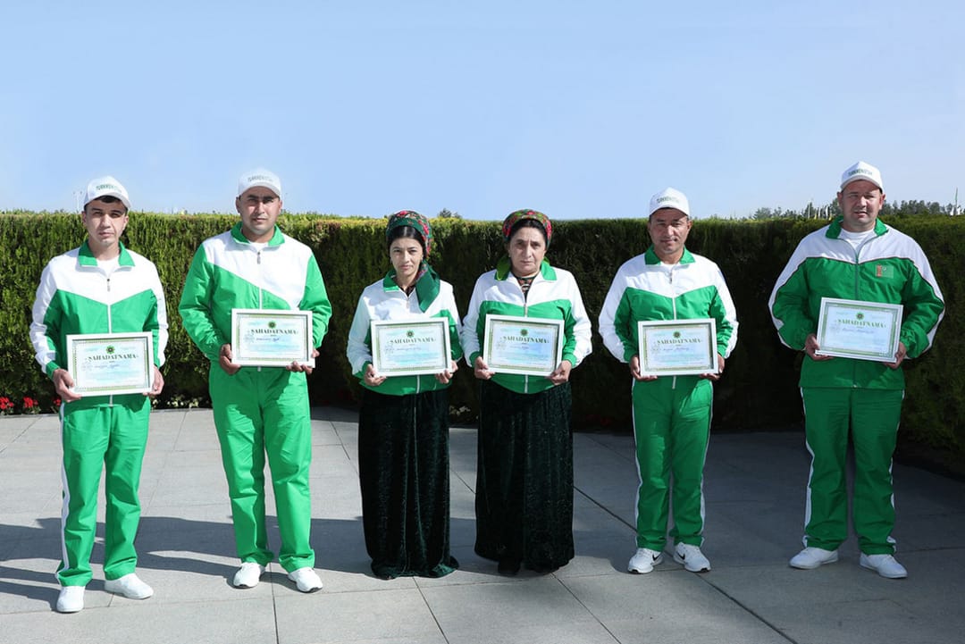 В Туркменистане объявили победителей творческого конкурса на художественное воплощение образа скакуна