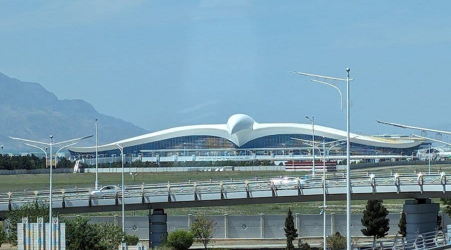 В Туркменистане укрепляют материально-техническую базу международных аэропортов