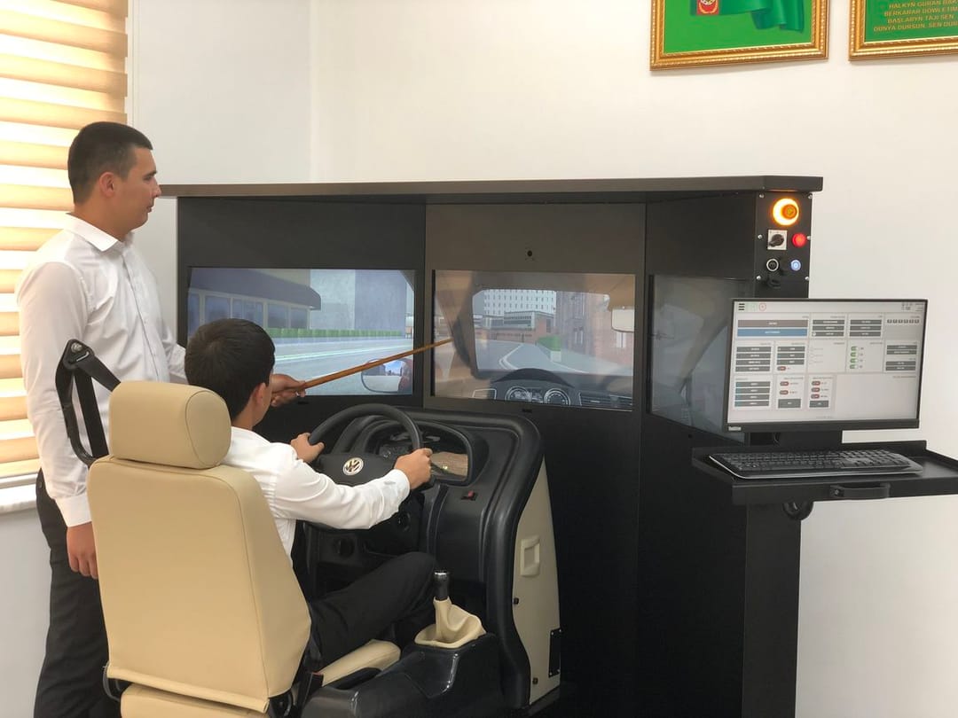 Awtomobil mekdepleriniň birleşiginiň Ahal welaýat şahamçasy sürüjilik okuwlaryna çagyrýar