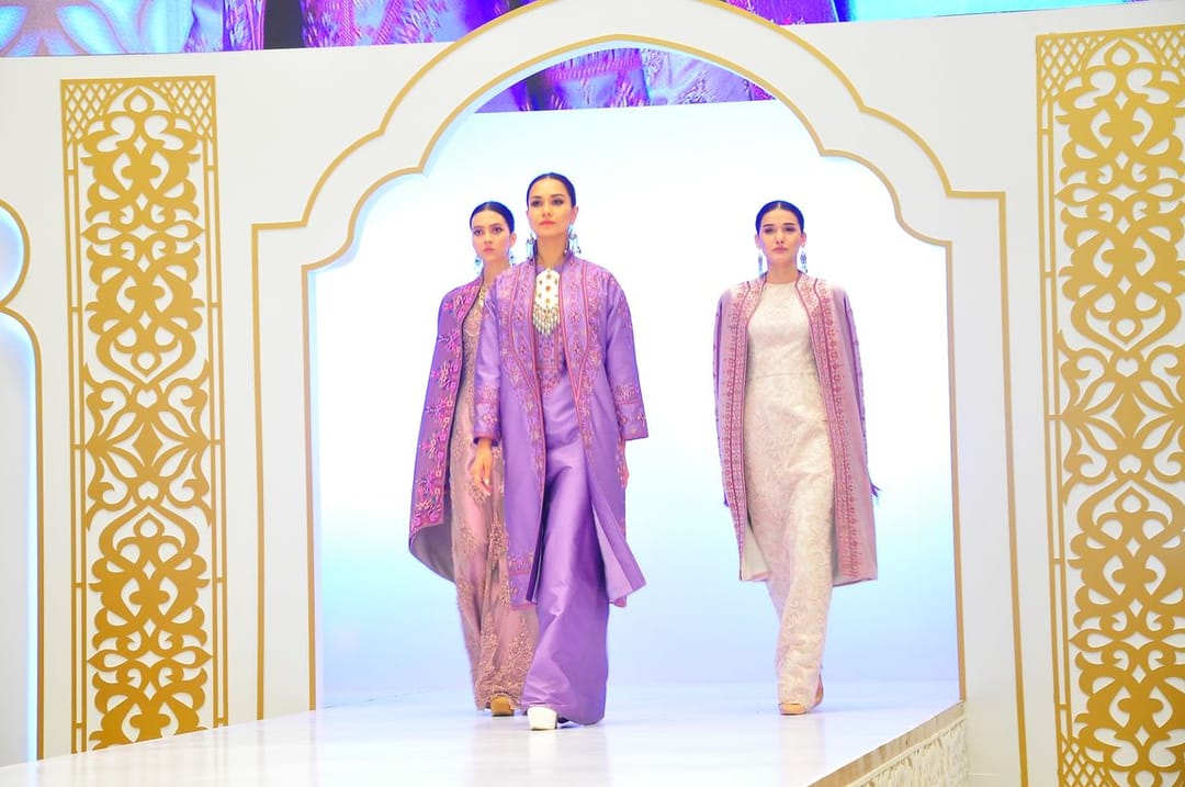 В Ашхабаде состоялся показ новых коллекций одежды "Зима-2020"