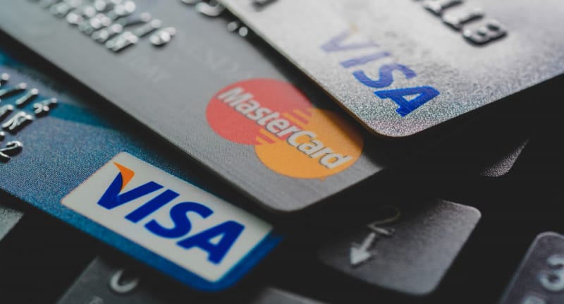 Täze «VISA» we «MasterCard» kartlaryna her aýda 10 müň dollar pul ýükläp bolýar