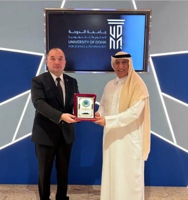 Türkmenistan’ın Katar büyükelçisi, Katar Bilim ve Teknoloji Üniversitesi’nin rektörüyle görüştü