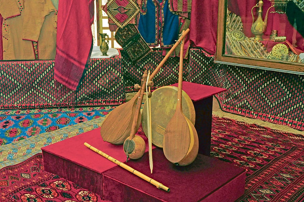 Ýörite topar Lebap welaýatynda medeni gymmatlyklaryň uly toplumyny ýygnady