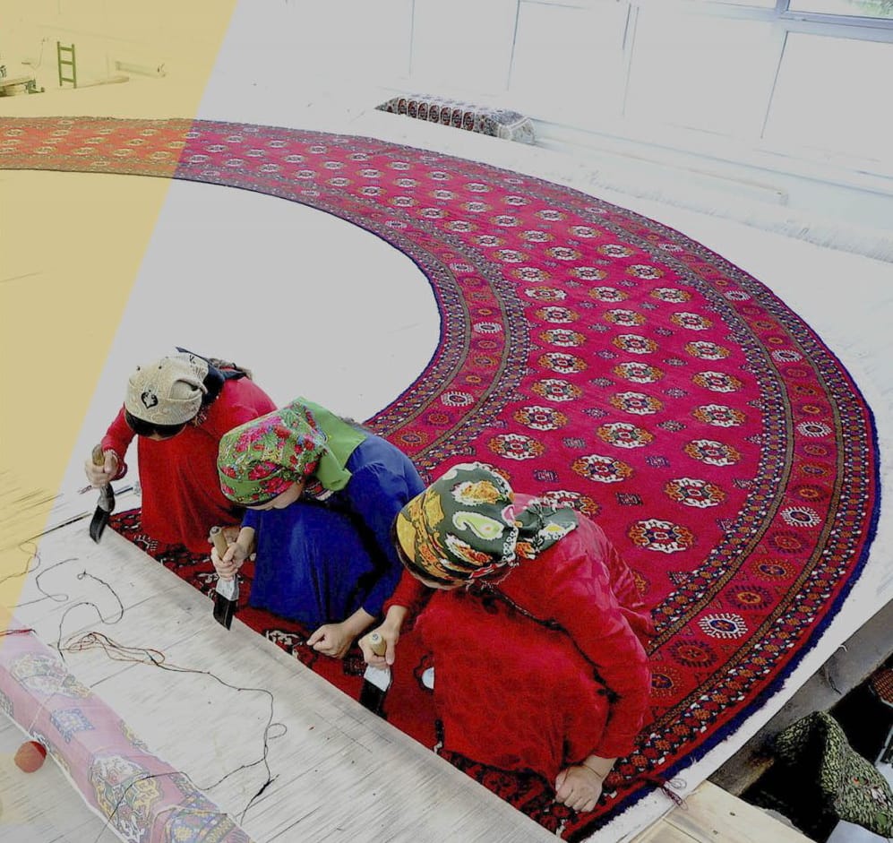 В Лебапском велаяте ткется круглый ковер 