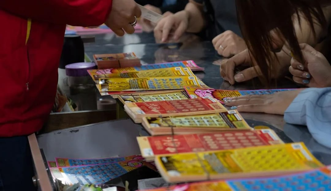 Alty million ýuan utan hytaýlynyň lotereýa petegi gopguna sebäp boldy
