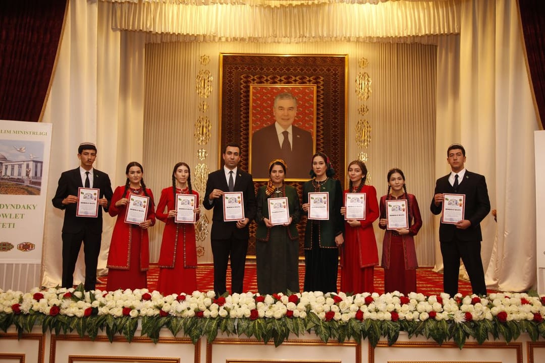 Magtymguly adyndaky TDU-nyň Halkara Bitaraplyk güni mynasybetli yglan eden döredijilik bäsleşiginiň ýeňijileri belli boldy