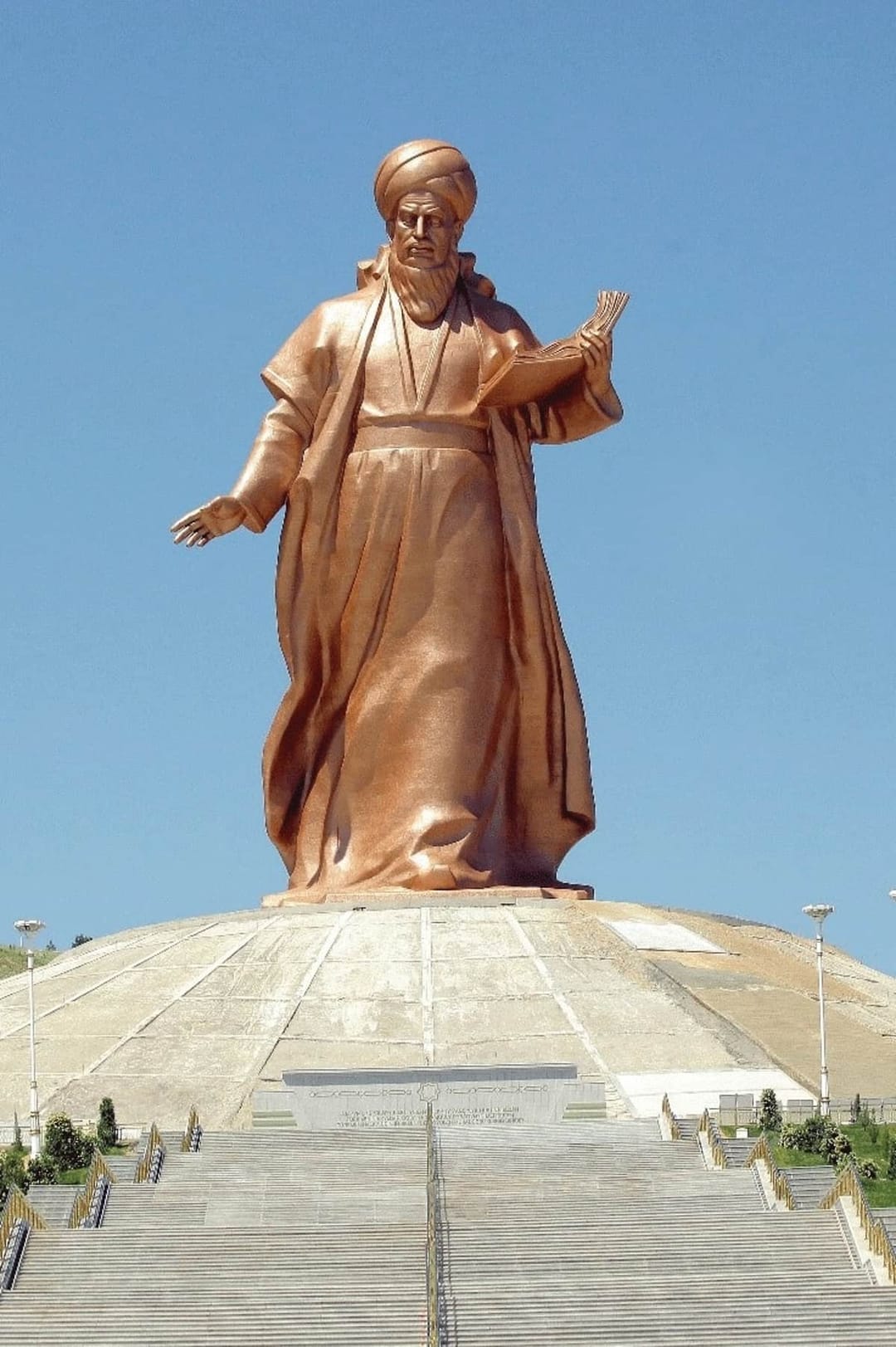 В Туркменистане примут законы для сохранения и популяризации наследия Махтумкули Фраги