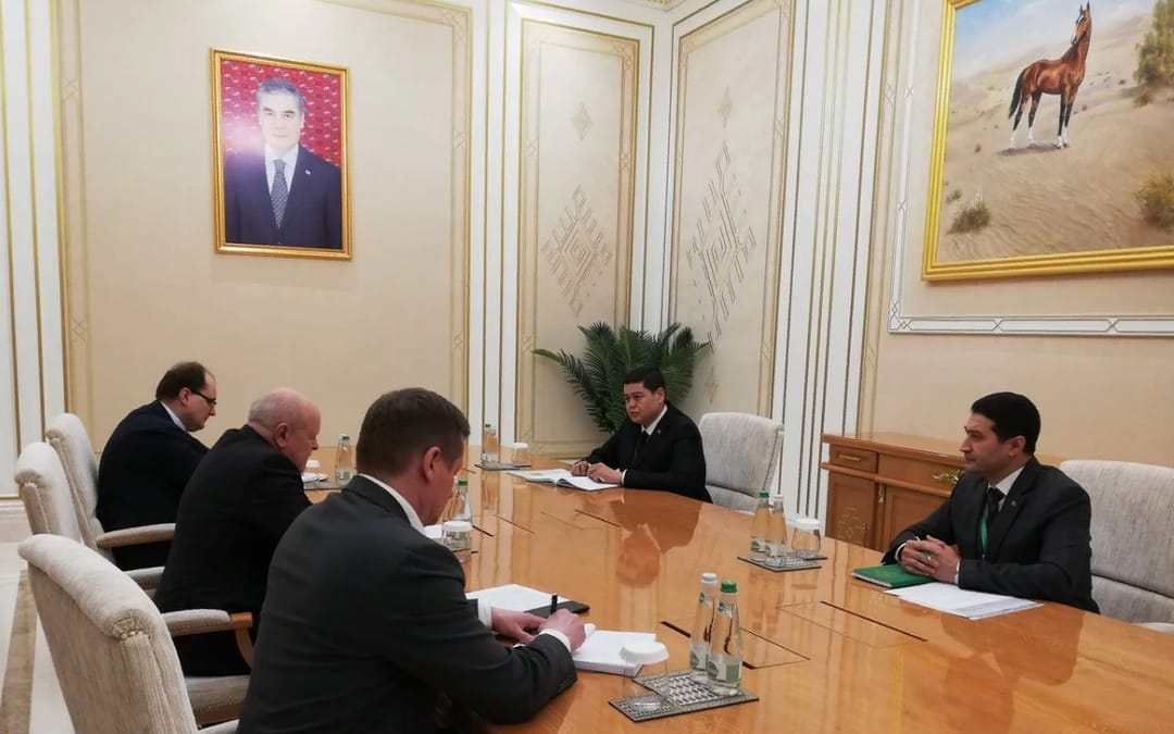 Наблюдатели за президентскими выборами в Туркменистане встречаются с кандидатами