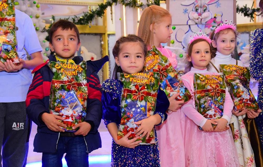 Детский фонд Туркменистана организовал для юных ашхабадцев новогоднюю ёлку