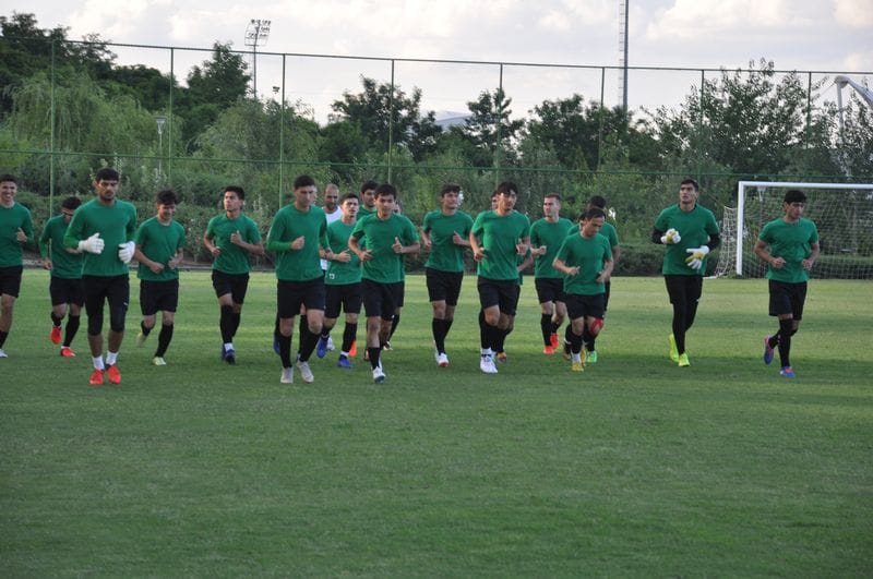 Turkmenistan national football team holds open training session in Ashgabat