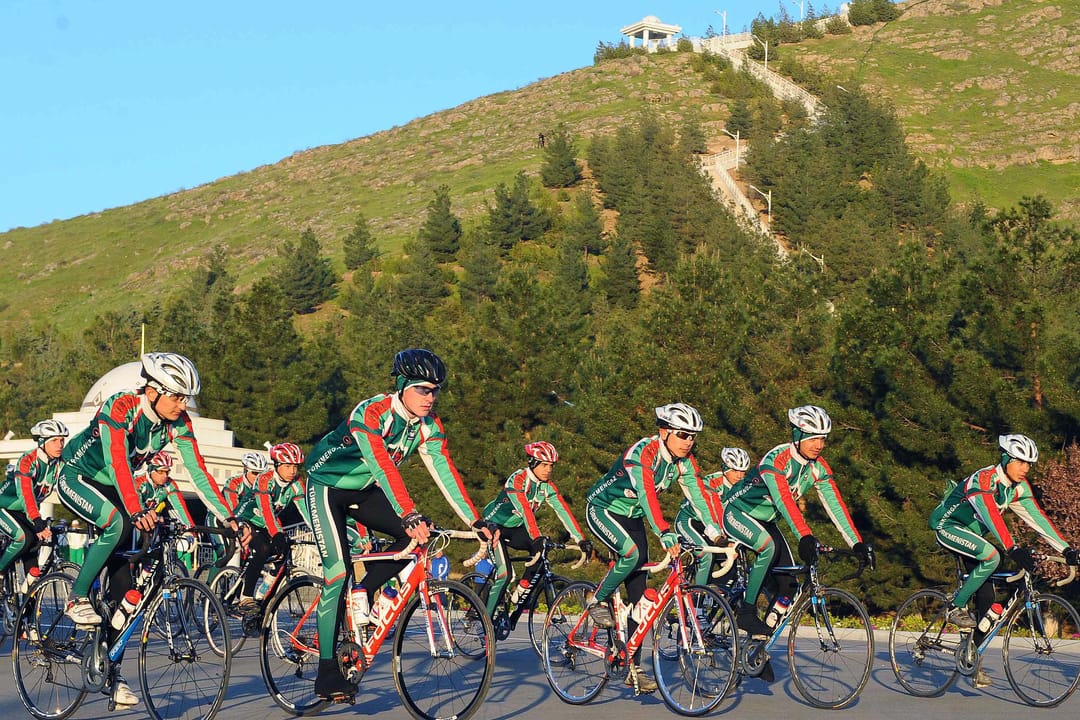 Туркменистанцы с высоким настроем готовятся к массовым велопробегам 