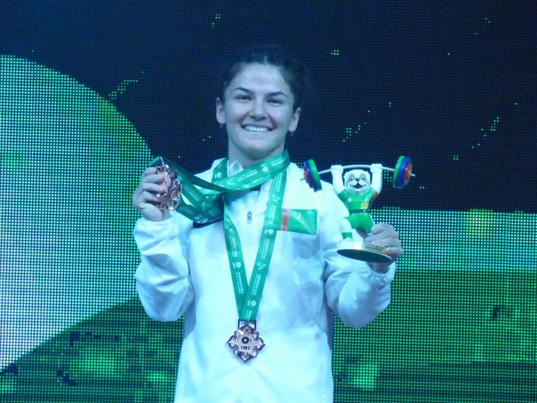 На ЧМ-2018 по тяжёлой атлетике случился первый конфуз