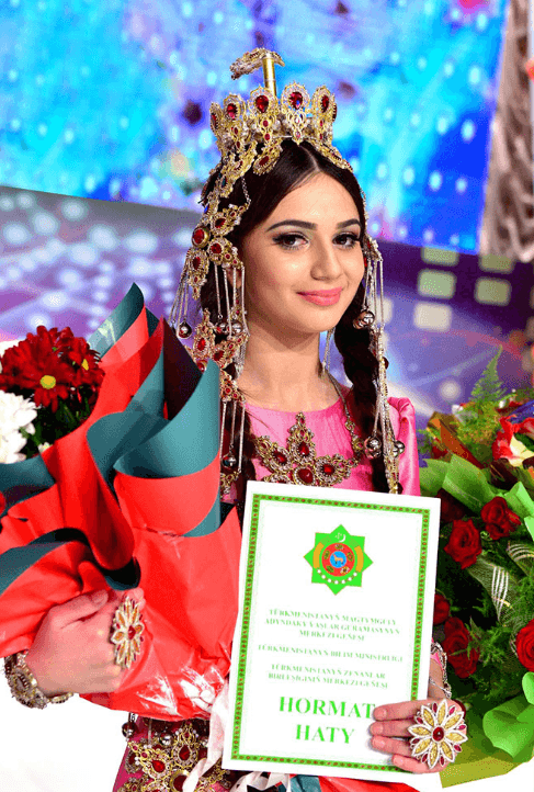  В Ашхабаде названа обладательница титула самой красивой студентки Туркменистана -2018