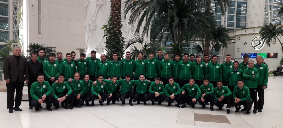 Туркменские футболисты вылетели в ОАЭ на Кубок Азии-2019